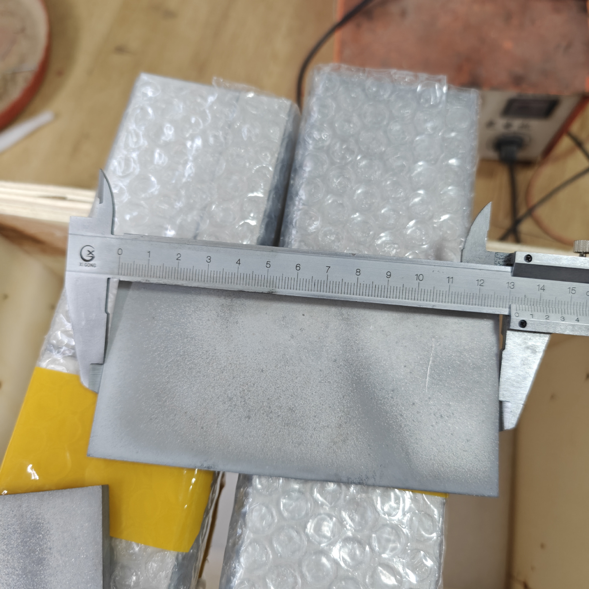 Tianjin Spot Tin Ingot High Purity Sn99.95 Yunnan Tin Block for Electronic Components Electroplating, Minimum Order Is 1 Piece