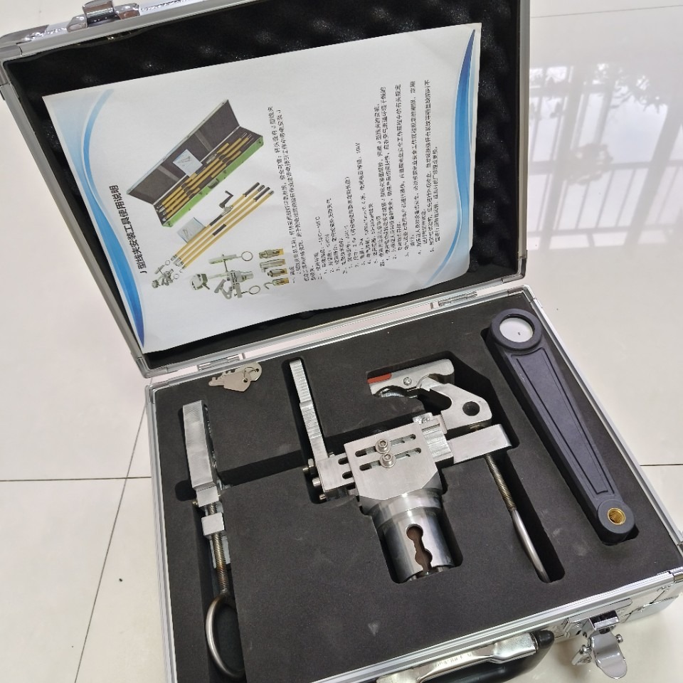 J-type clamp installation tool