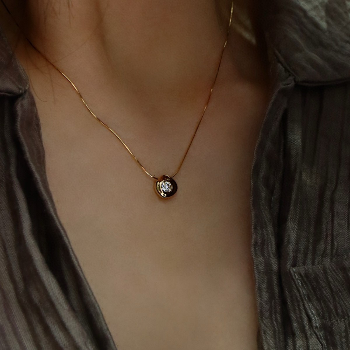 Одиночный бриллиант, стиль Ins, простой, супер яркий, ожерелье из 18К золота, маленькая и изысканная цепочка на ключице для женщин