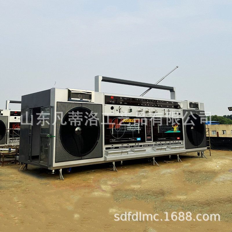 The Giant Radio Kiosk Simulation Model Can Be Used as a Snack Cart, Night Market, and Popular Food Cart