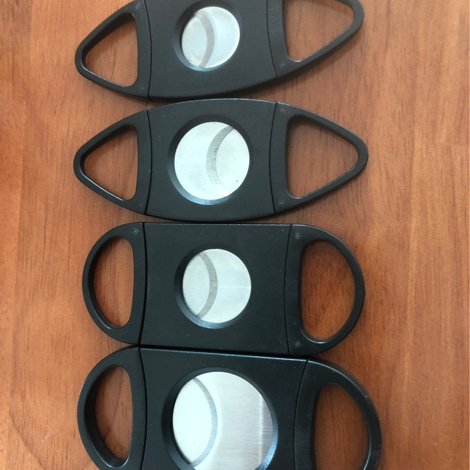 Factory direct supply Cigar scissors simple fashion sharp scissors plastic shell