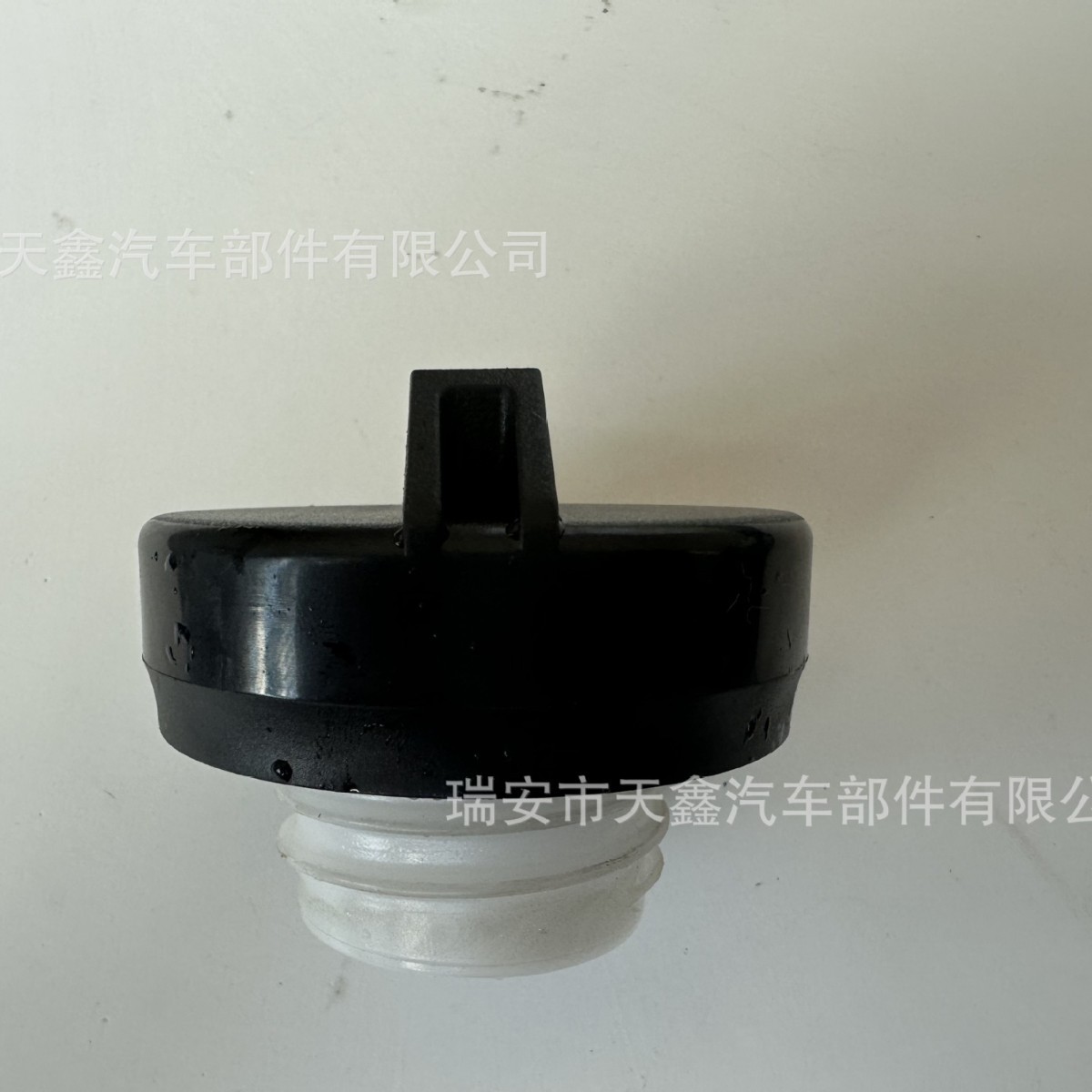 77310-16011 77310-48020 Is Suitable for Toyota Car Fuel Tank Cap Universal Fuel Tank Cap