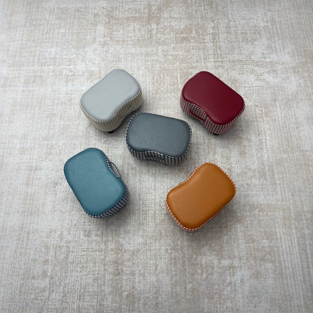 Small Stool for Home Use, Low Stool, Trendy Soap Stool, Living Room Small Stool, Portable Shoe-Changing Stool, Sofa Footstool, Coffee Table Stool