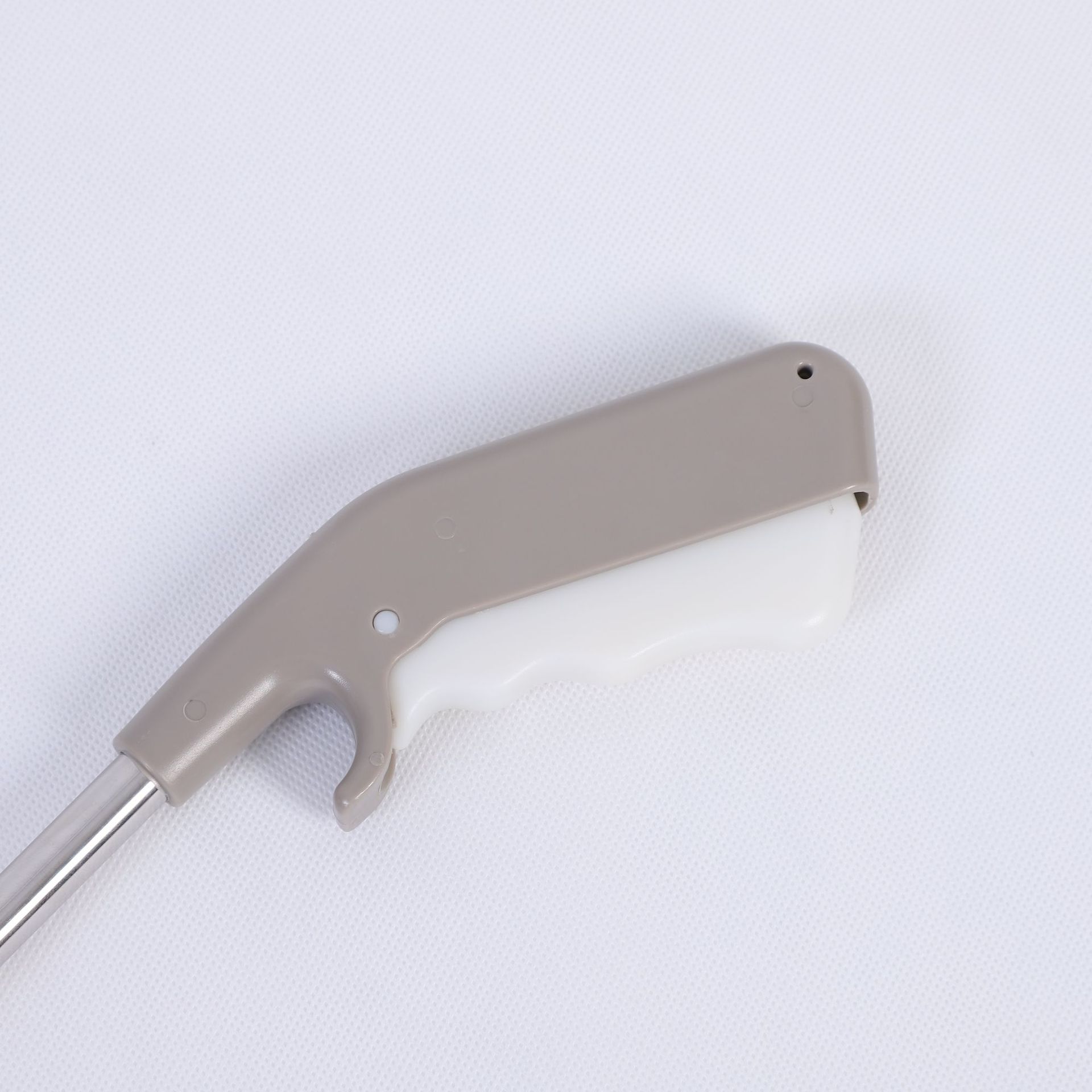 Foreign trade aluminum alloy two-end folding garbage clip plastic handle sanitation garbage tongs city sanitation pickup