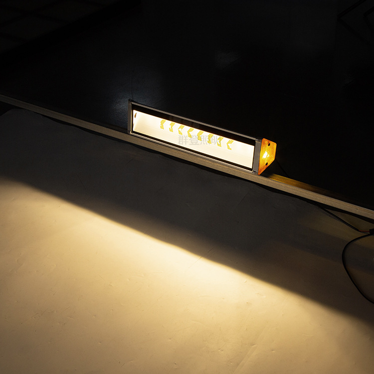 Road Engineering Low-Altitude Lighting Guide Guardrail Lights Highway Low-Altitude High-Light-Efficiency Anti-Glare Led Guide Lights