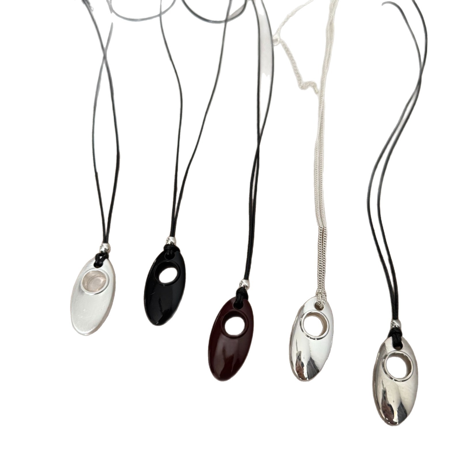 New Light Luxury Niche Necklace, Similar to Uno's Style, Silver Long Sweater Chain with Water Drop Solid Pony Eye Pendant Necklace