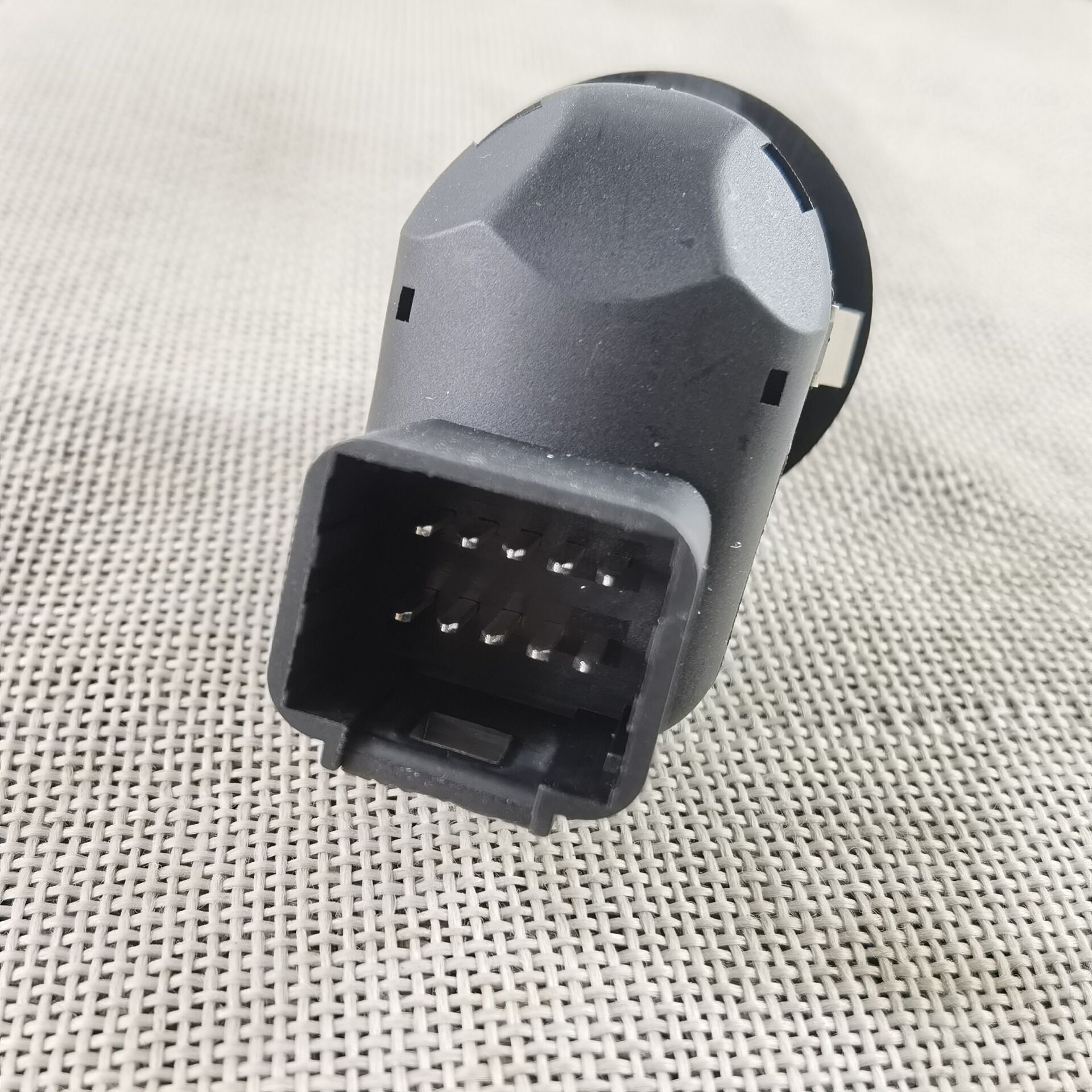 Suitable for Renault Rearview Mirror Adjustment Reversing Mirror Switch 8200676533 109014 8200109014