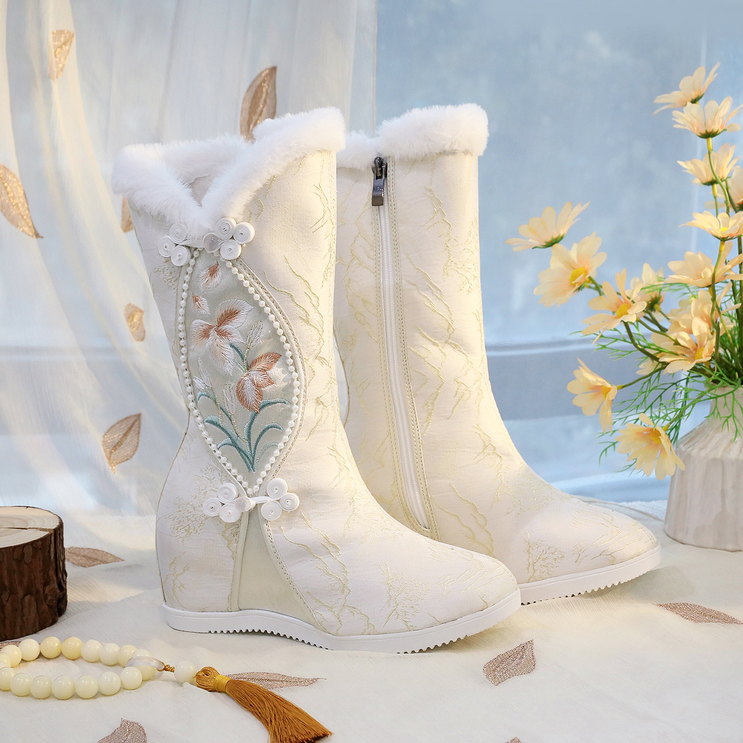 Shuya 2024 New Winter Quilted Fleece-Lined High-Heeled Cotton Boots Antique Style Zipper Gold Embroidered Woolen Mouth Cotton Shoes