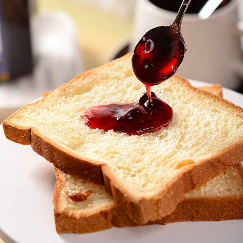 Blueberry sauce bread smeared alms cake yogurt cold drink dessert smoothie blueberry jam baking seasoning raw materials wholesale