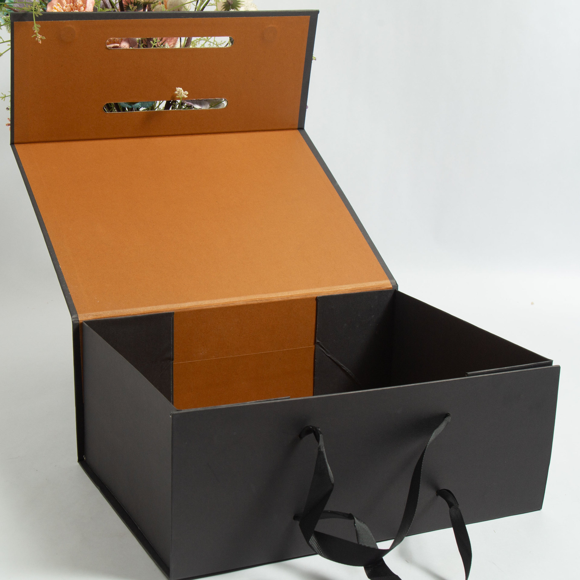 Focus on Quality, One-To-One European and American Luxury Brand Coac* Foldableing Box Can Be Printed with Logo
