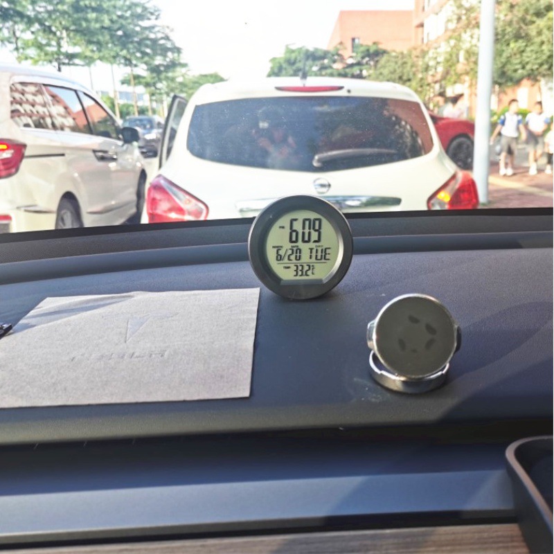 Solar LED Suction Cup Car Clock Car High-precision Digital Watch Car Digital Clock Car Temperature