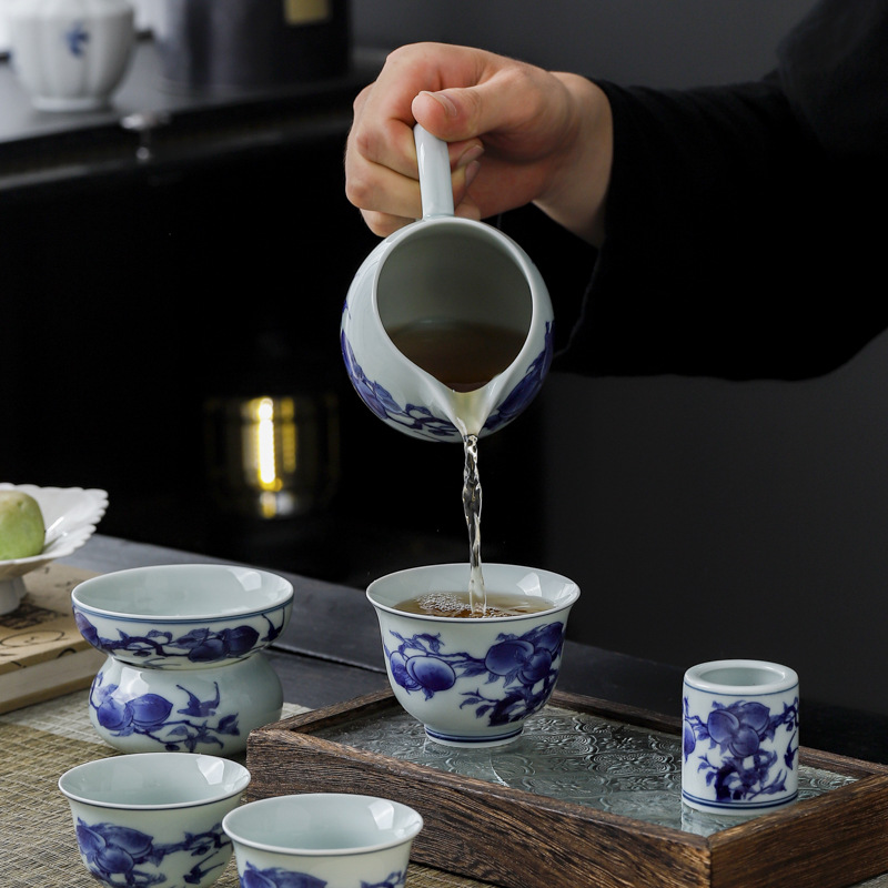 Yuerui Vintage Blue and White Tea Cover Set Purple Clay Pot Ceramic Pot Cover Lid Holder Tea Set Accessories Cover Bowl Tea Play Ornaments