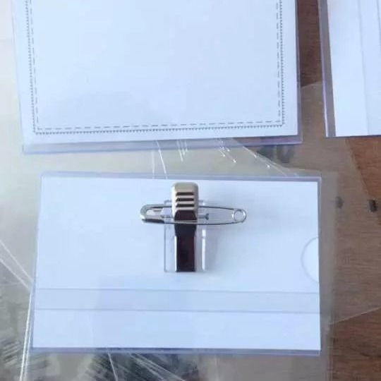 Держатель для бейджей 9x5.6 см, жесткий PVC, двойной, индивидуальная упаковка