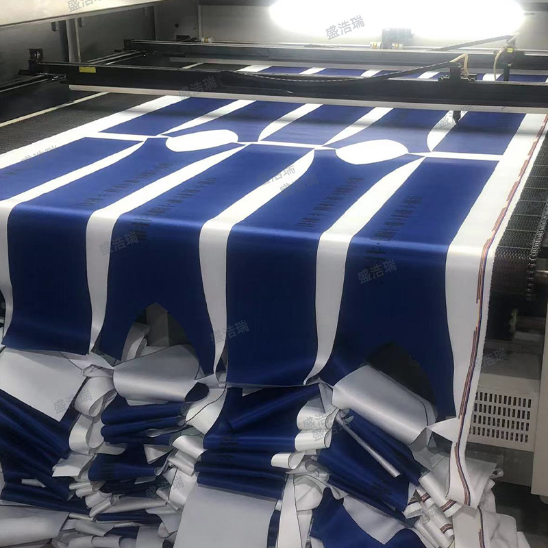 Source manufacturers Chunya spinning polyester taffeta printed fabric laser positioning cutting knitted fabric polyester fabric laser cutting