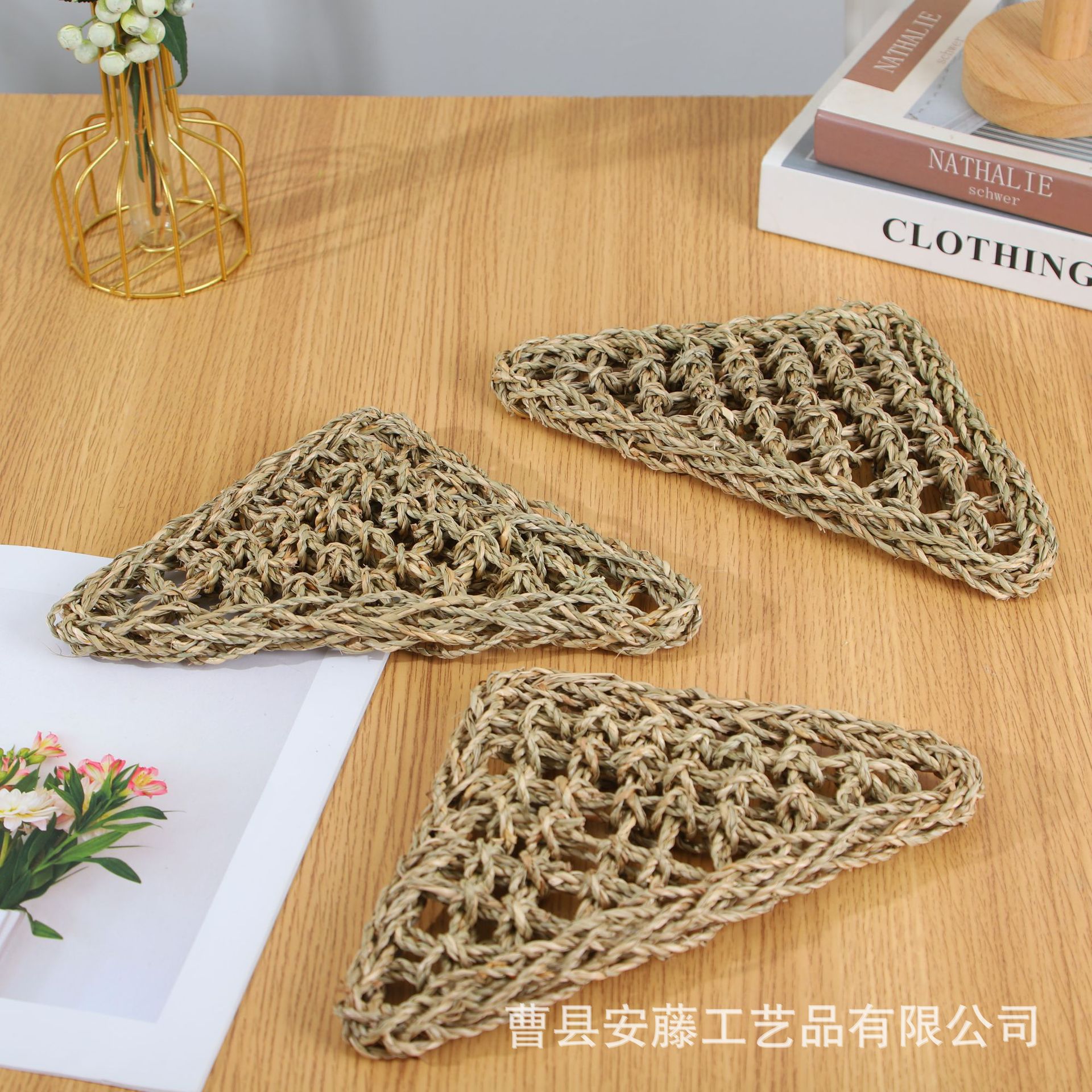 Handmade Straw Triangle Mat Hanging Mattress Animal Crawling Mat Pad Parrot Swing Toy Household Cat Paw Mat