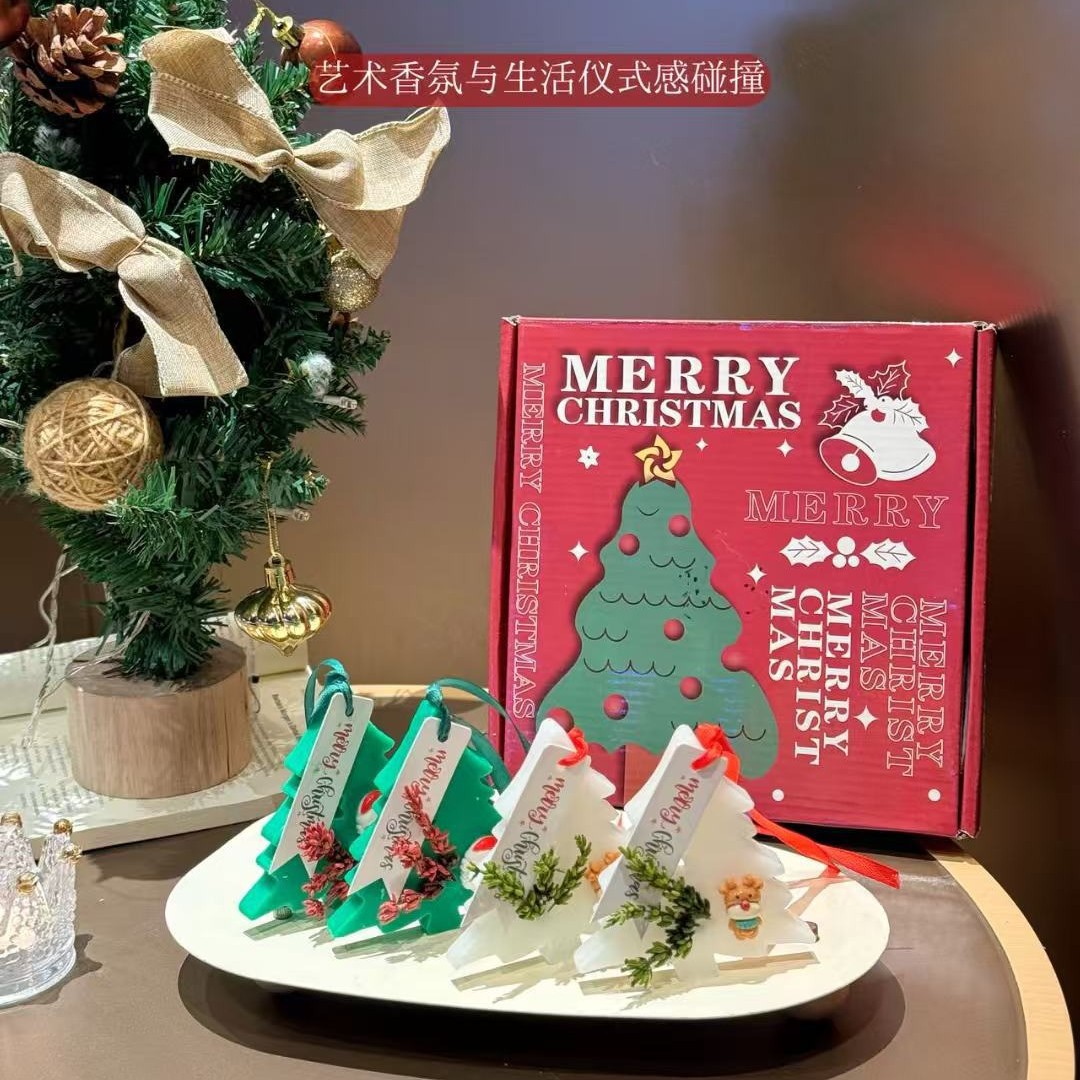 Набор из четырех таблеток для ароматерапии рождественской елки 2025 года, подвеска для спальни и ванной, аромат для рождественской атмосферы