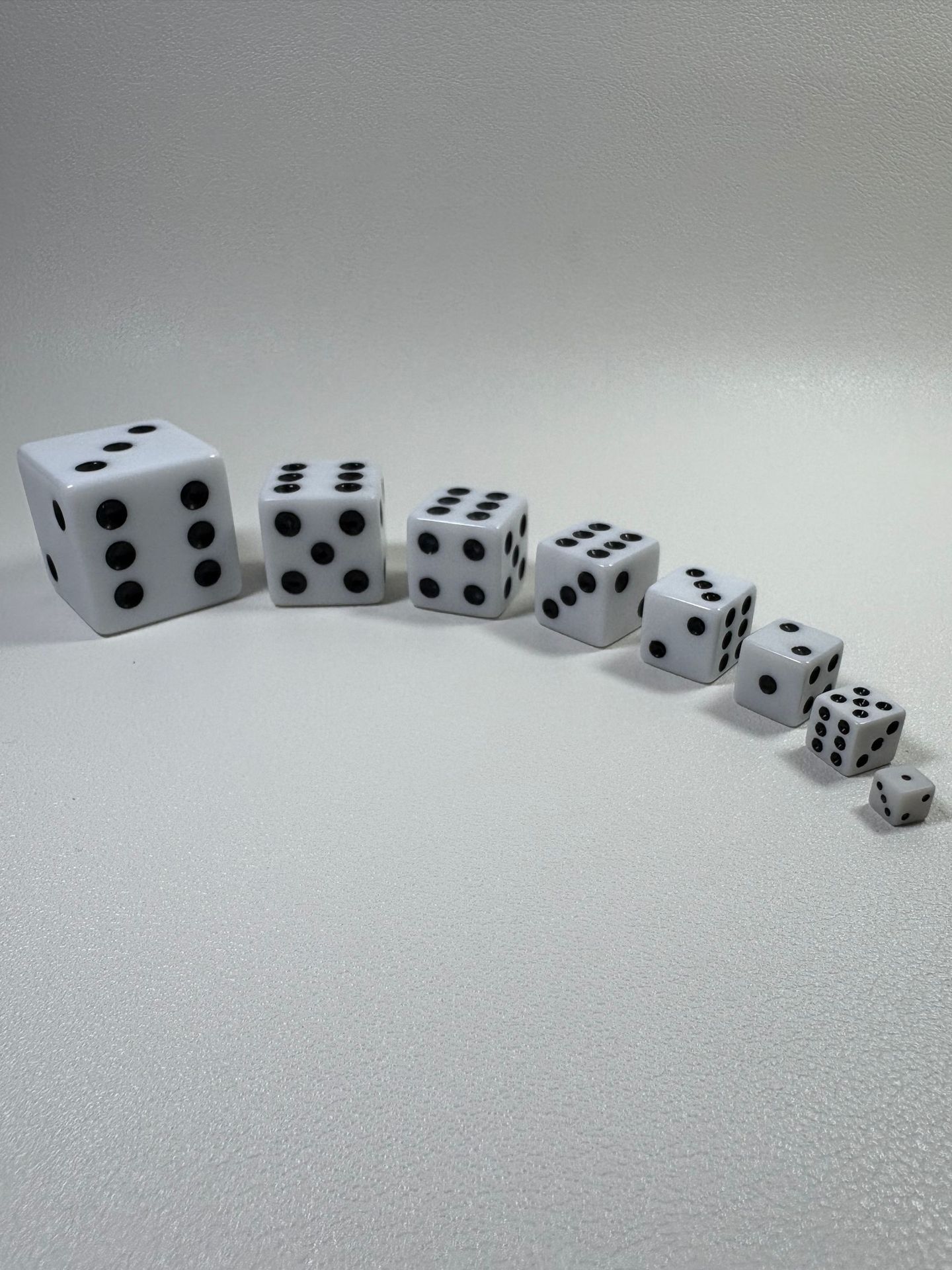 Right Angle Square Corner White Background Black Dot 5Mm8Mm10Mm12Mm14Mm16Mm18Mm25Mm Environmentally Friendly Acrylic Dice