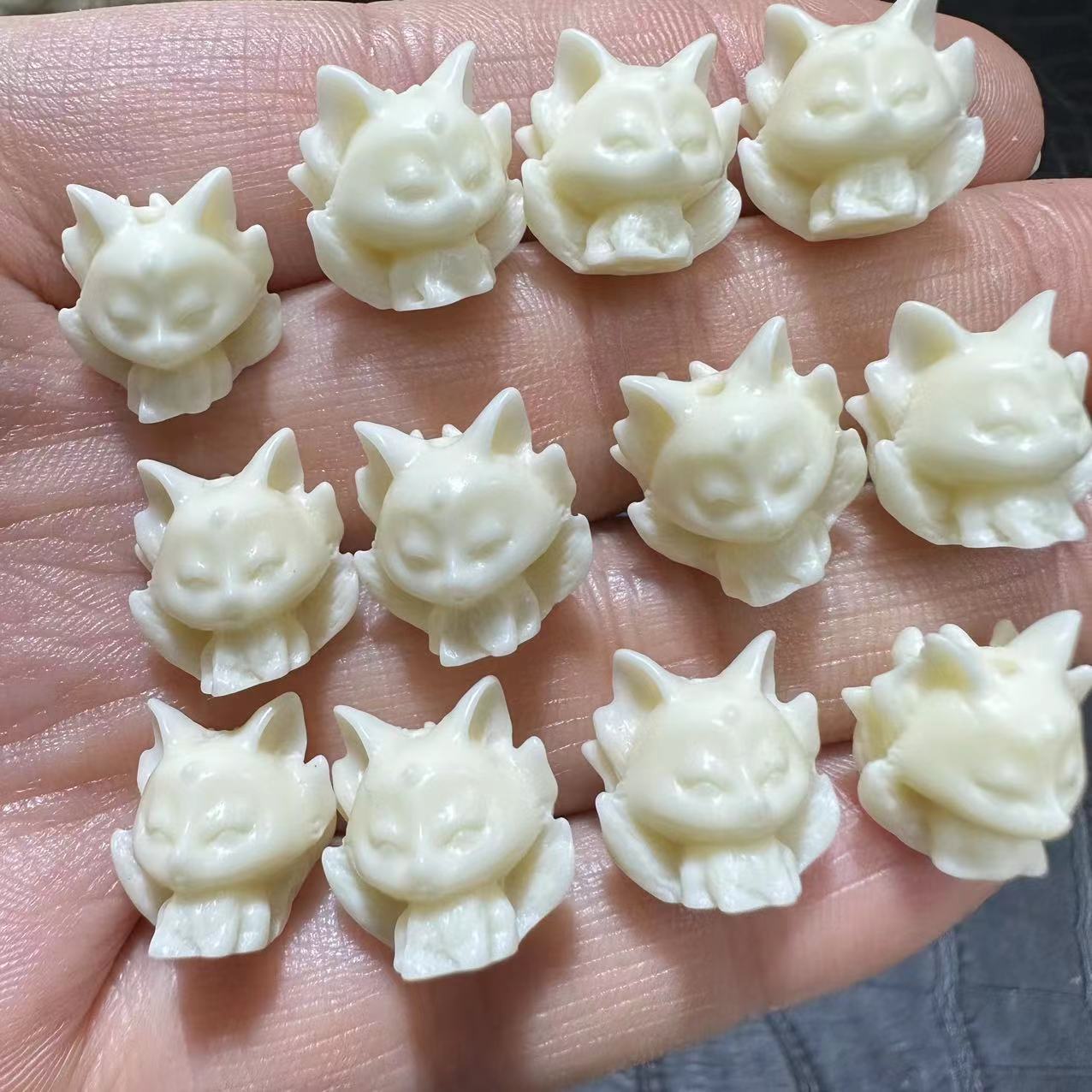 Ivory Fruit Carving with Beads Small Nine-tailed Fox DIY Bodhi Fruit Bracelet Super Cute Cute Accessories Handheld Accessories for Men and Women