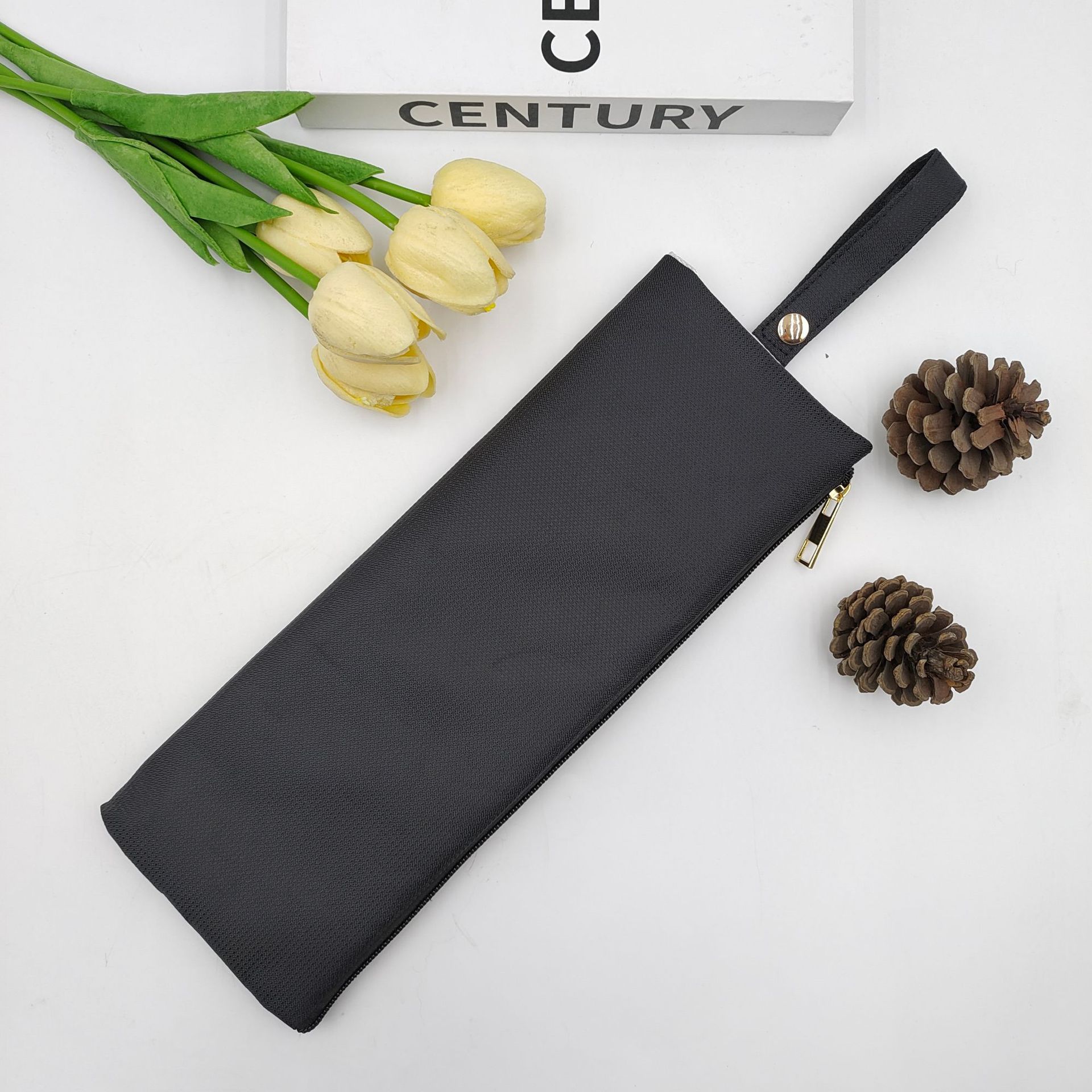 Manufacturer's Ready-Made High-Temperature-Resistant Curling Iron Storage Hanging Bag, Insulated Bag, Anti-Scalding and Waterproof Portable Travel Storage Bag