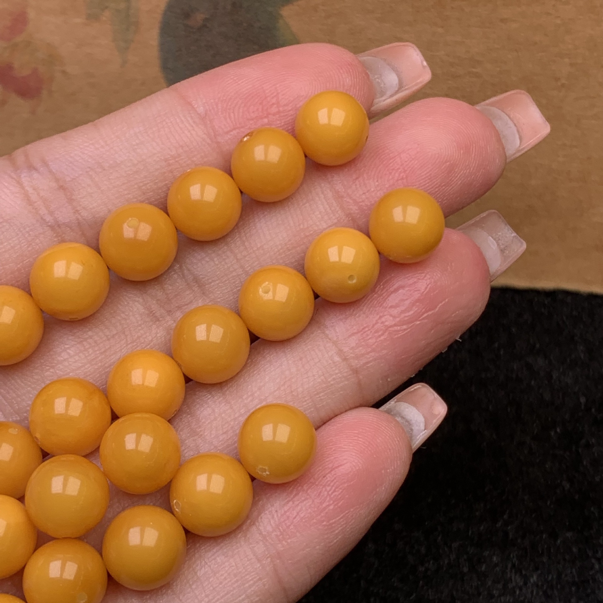 Natural Russian Amber Beeswax Old Honey Round Beads Loose Beads Wax Rich and Full of Cultural Accessories Bracelets Wholesale
