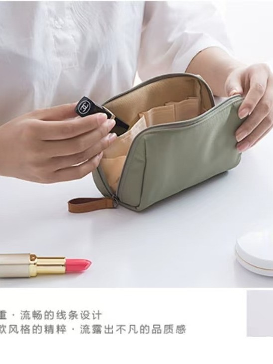 2025 New Korean Style Red Bag Women's Casual Large Capacity Bag Waterproof Toiletries Cosmetic Bag Travel Niche Portable