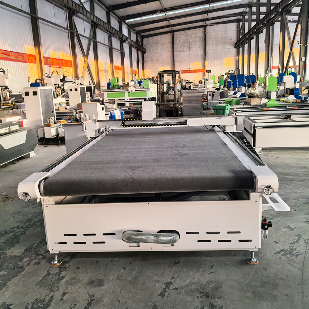 Flexible composite vibrating knife cutting machine PVC tablecloth cutting machine foaming material cutting equipment