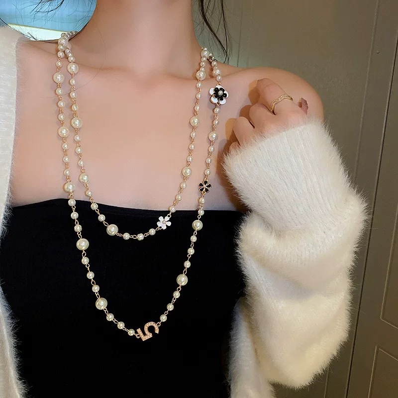 Light Luxury and High-End Multi-Layered Pearl Sweater Chain, Feminine, Simple, Long Autumn and Winter Necklace, Alloy Accessories, Jewelry