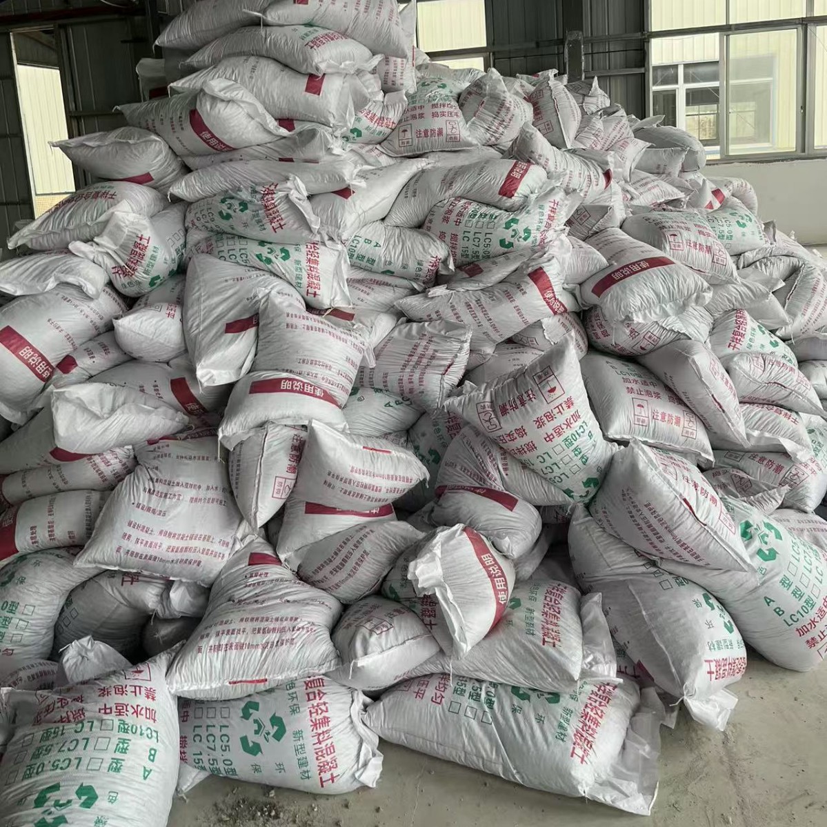 Zhejiang Factory Direct Sales Light Aggregate Concrete Light Aggregate Concrete Roof Slope Finding Bathroom Return