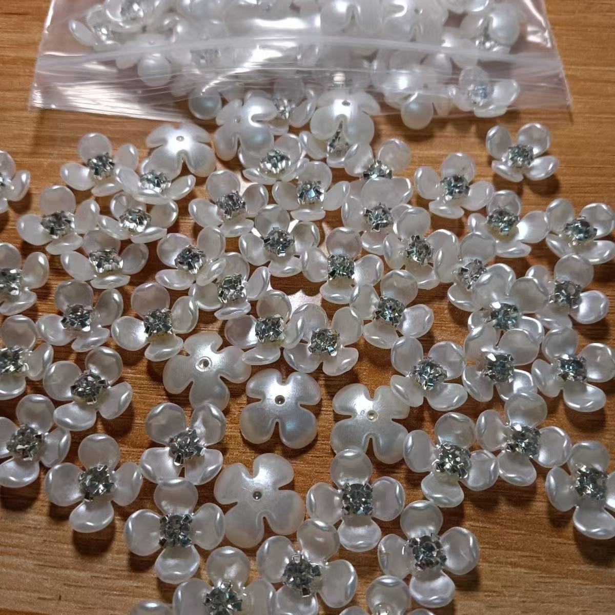 14mm Four-Piece Small Flower Gold Single Claw DIY Handmade Material Popular Hairpin Accessories Five-Petal Flower with Gold Diamond