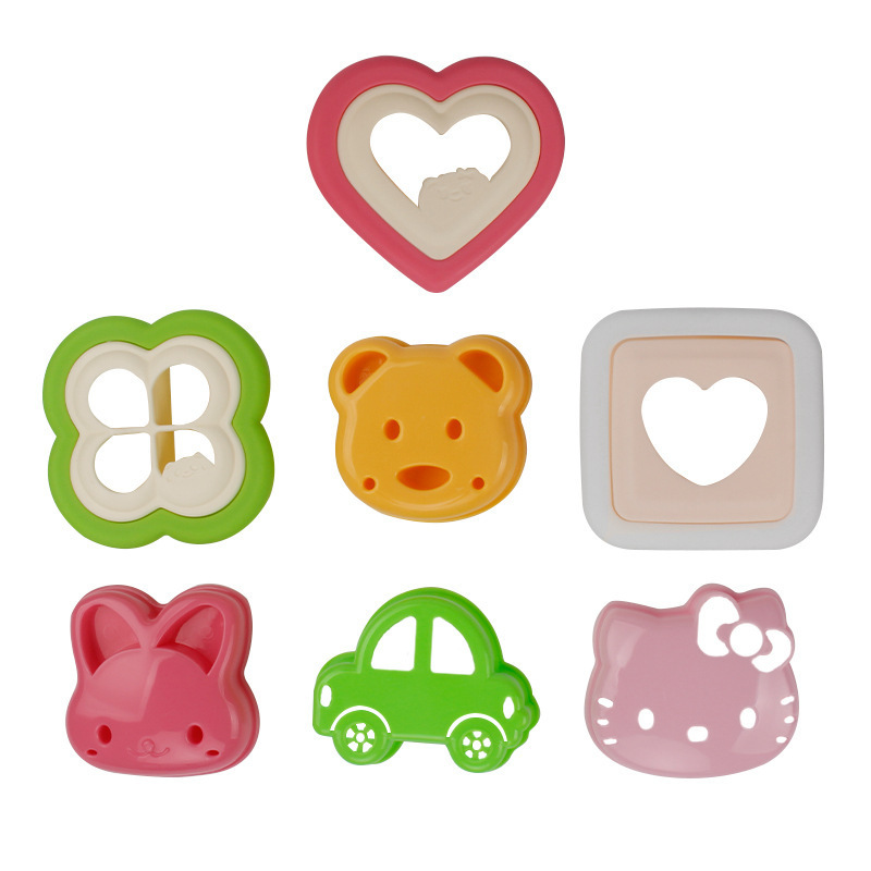 DIY Sandwich mold bread cutting cartoon toast cutting Trolley Bear rabbit cat bread mold Bento mold bread cutting