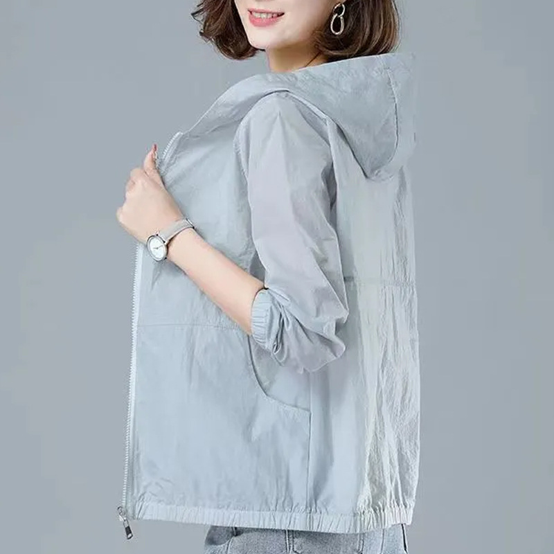 2025 New Summer New Mothers' Sun-protective Clothing for Middle-aged and Elderly Outdoor Breathable Long-sleeved Thin Coat Hooded