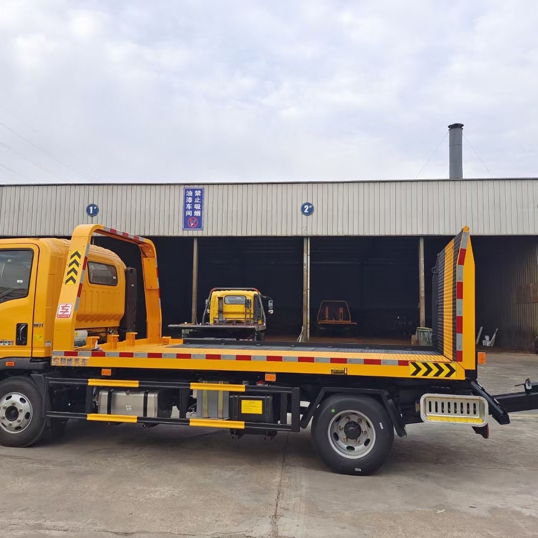 Sinotruk Howo 3-6 Ton Tow Truck Price Configuration Optional, Road Rescue Vehicle Towing Engineering Machinery Manufacturer