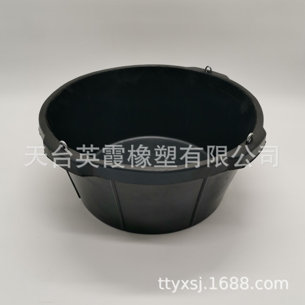 Wholesale Black Heavy Duty Rubber Bucket Horse Sheep Dog Feed Basin 6.5 Gallon Water Feeding Basin Hangable Rubber Basin