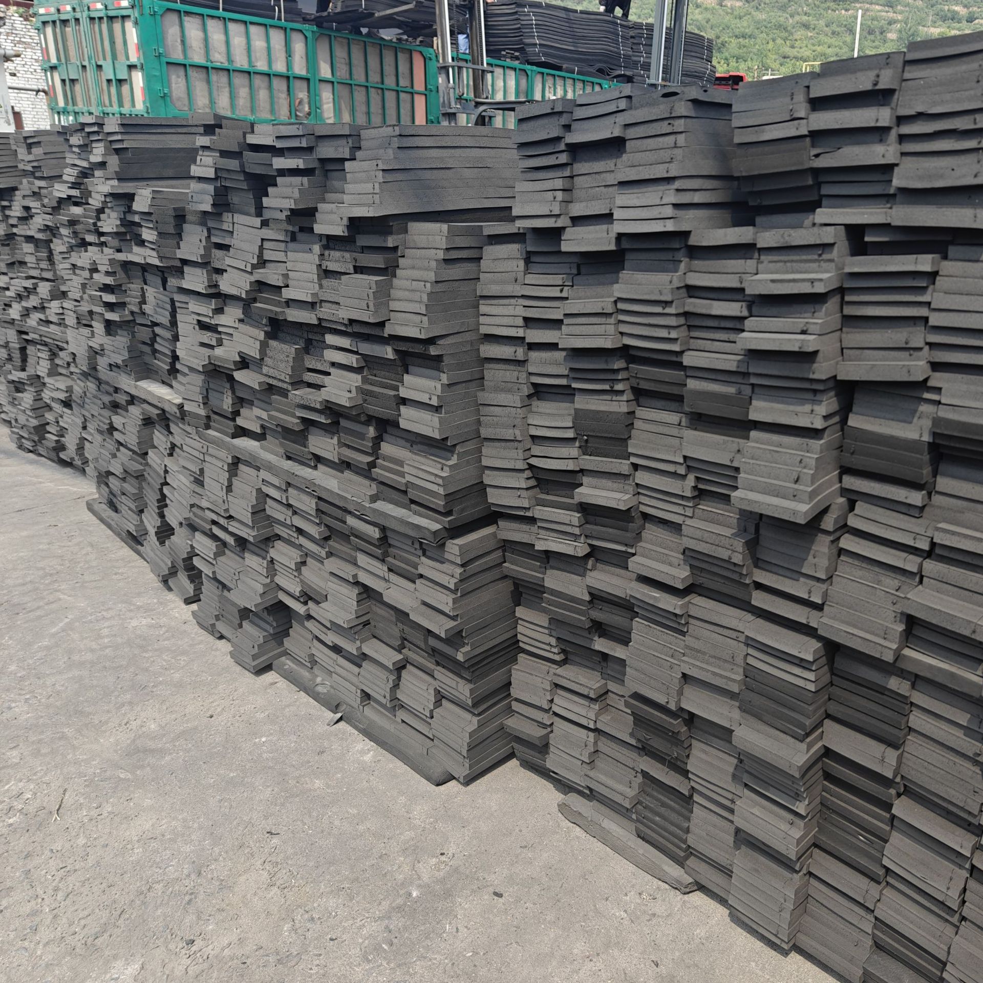 Polyethylene Foam Strip Expansion Joint Filling, Continuous Strip, Continuous Strip, Slurry Stopper, Manufacturer's Prefabricated Beam and Channel Steel