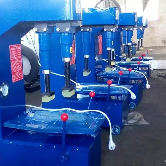 Light foam booster oil press/can be used for sole and upper composite