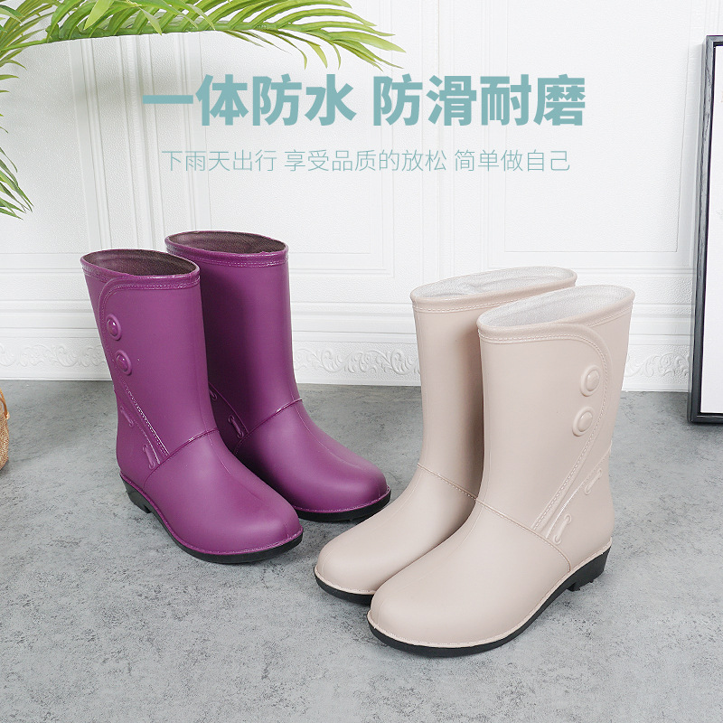 Women's Fleece-lined Fashionable Outer Wear Mid-tube Water Shoes Overshoes Water Boots Rubber Shoes Waterproof Non-slip Women's Adult Rain Boots