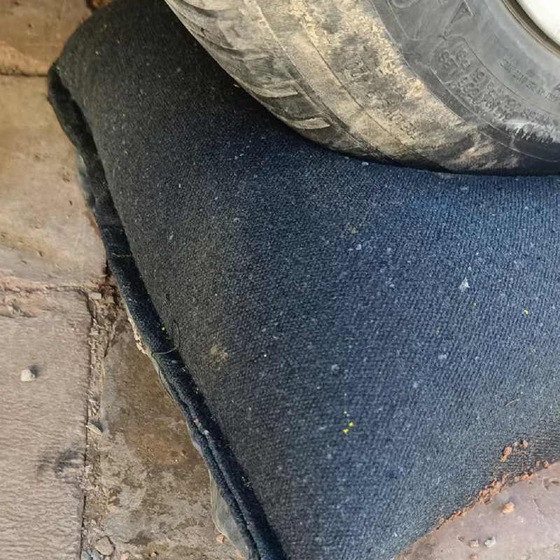 Water-Absorbent Expansion Bag, Flood Prevention and Flood Control, Self-Absorbing Canvas Bag, Community Property Underground Garage Water-Blocking and Flood-Control Sandbag