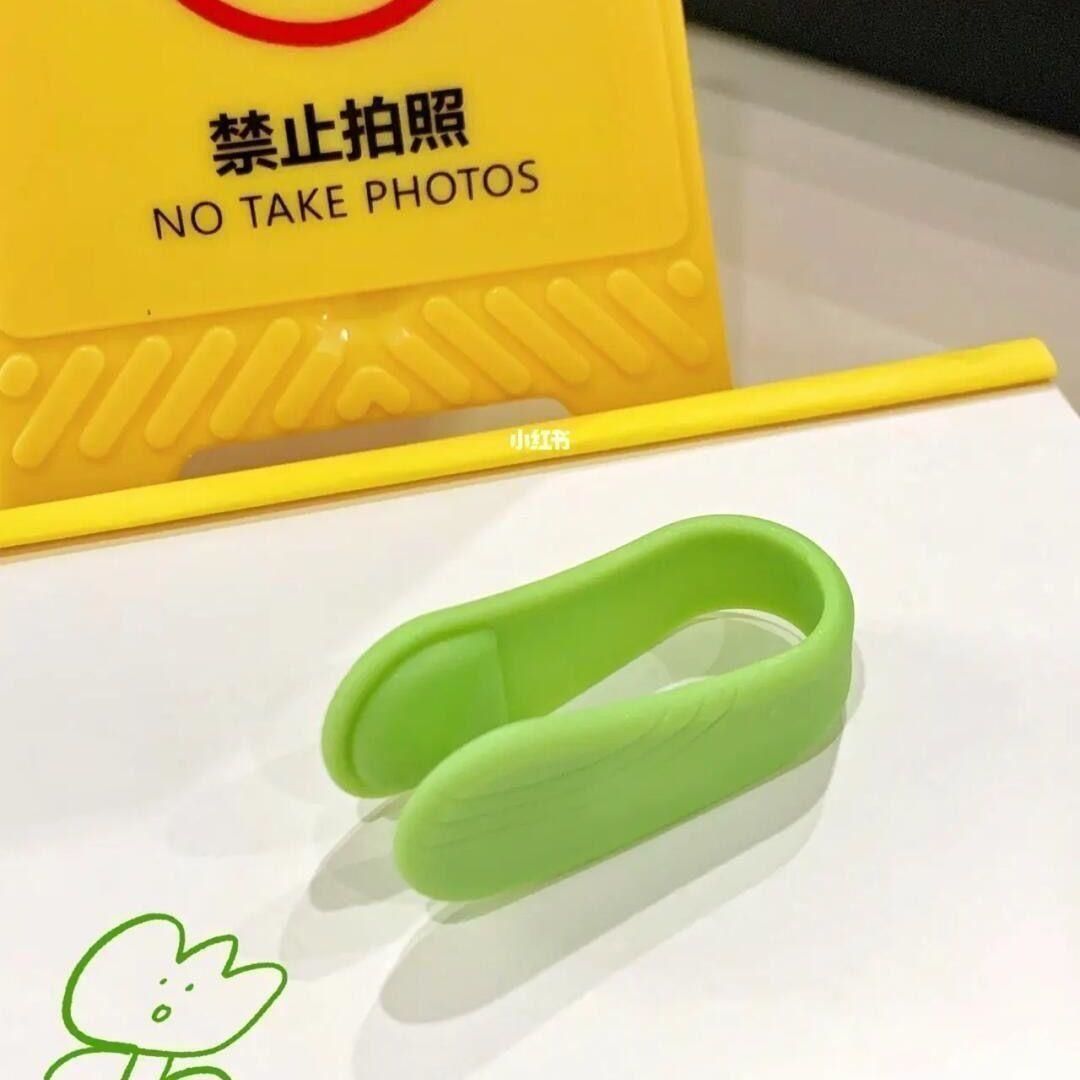 Universal Thumb Grip Massager with Multiple Specifications, Portable Mini Finger Massager That Can Be Used as a Shoehorn