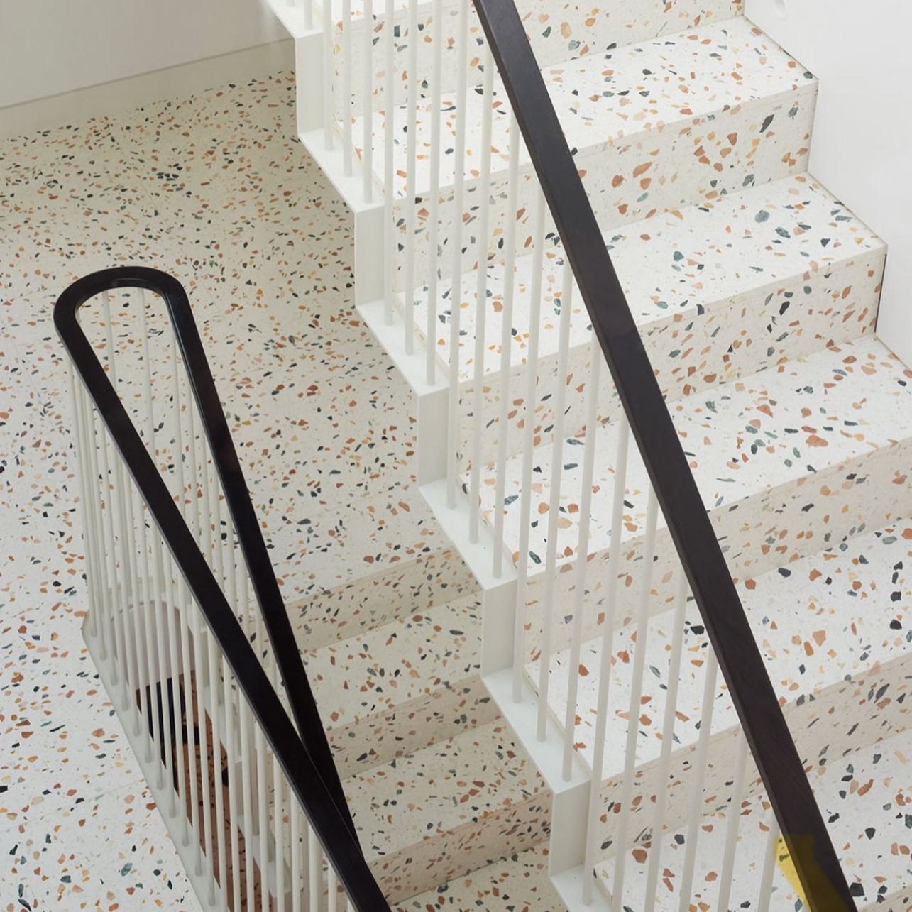 Yunfu Manufacturer Kitchen Countertop Quartz Stone Slab Artificial Stone Countertop Processing Prefabricated Inorganic Terrazzo Customization