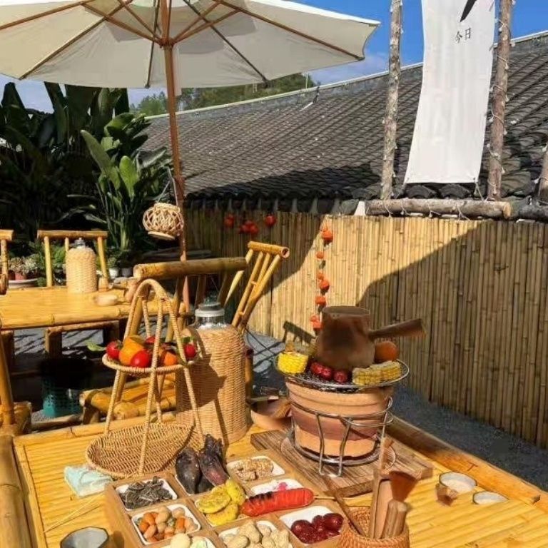 Old-Fashioned Bamboo Table and Chair Combination Outdoor Courtyard Coffee Table Handmade Bamboo Weaving Tea Table Home Retro Dining Table and Chairs