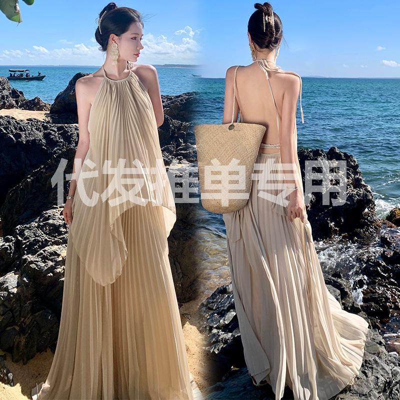 Платье курортное с большим открытым背ом