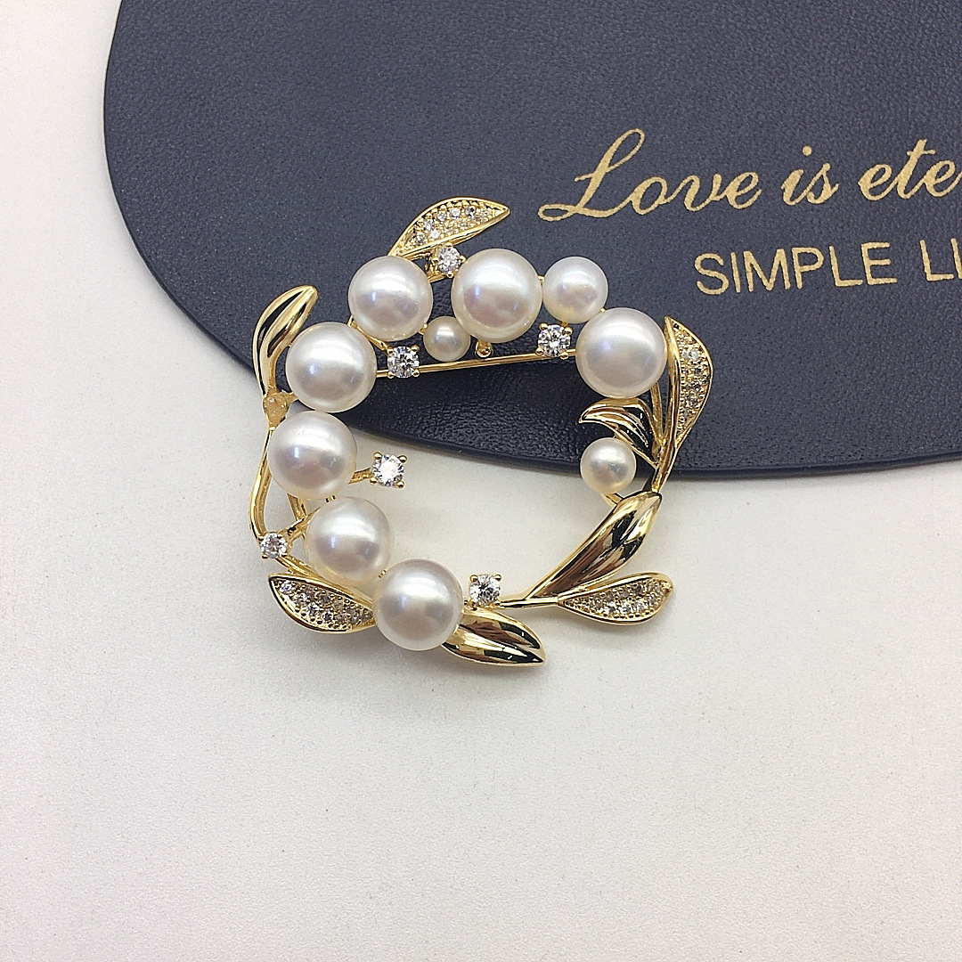 Autumn new Japanese and Korean Net red tremolo big love tian Ran fresh water pearl multi-bead corsage brooch pin scarf buckle