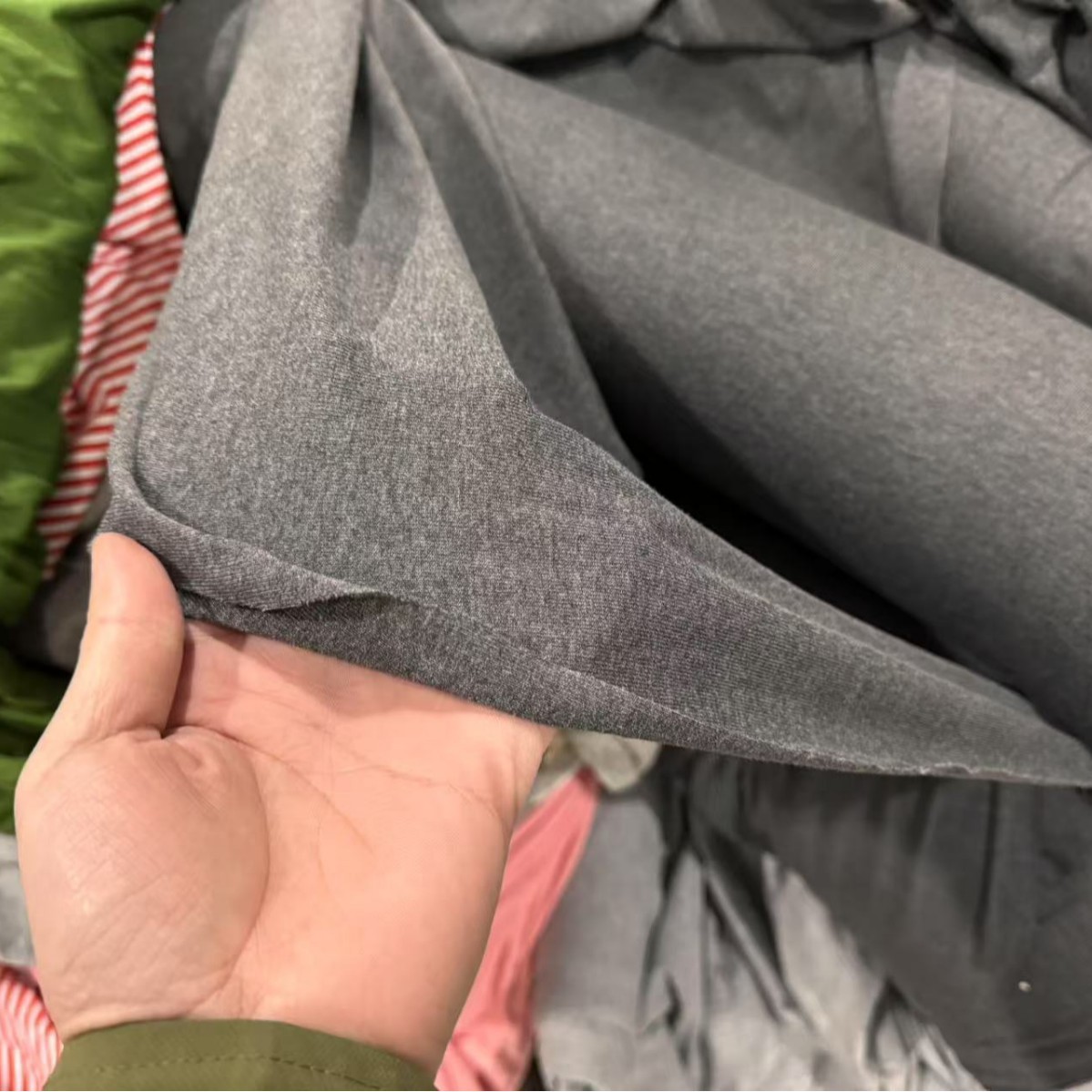 Industrial Cleaning Cloth, Multi-Colored Large Oil-Absorbing Cotton Rag, Lint-Free, Sold by Weight, Pure Cotton Scraps