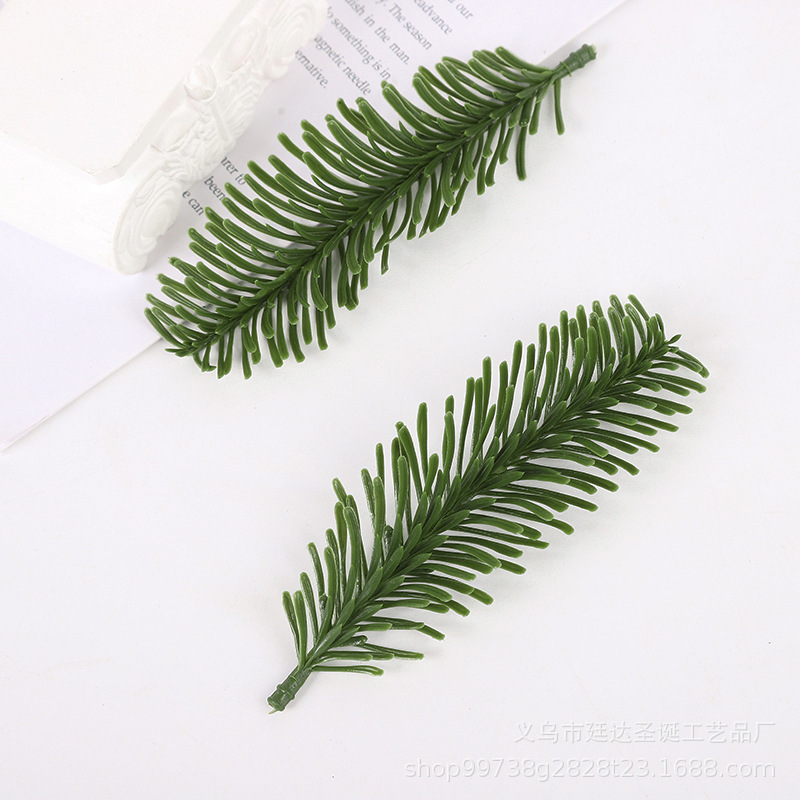 Factory wholesale simulation plant single-sided pine needle branches Christmas tree decoration accessories holiday atmosphere dress plastic materials
