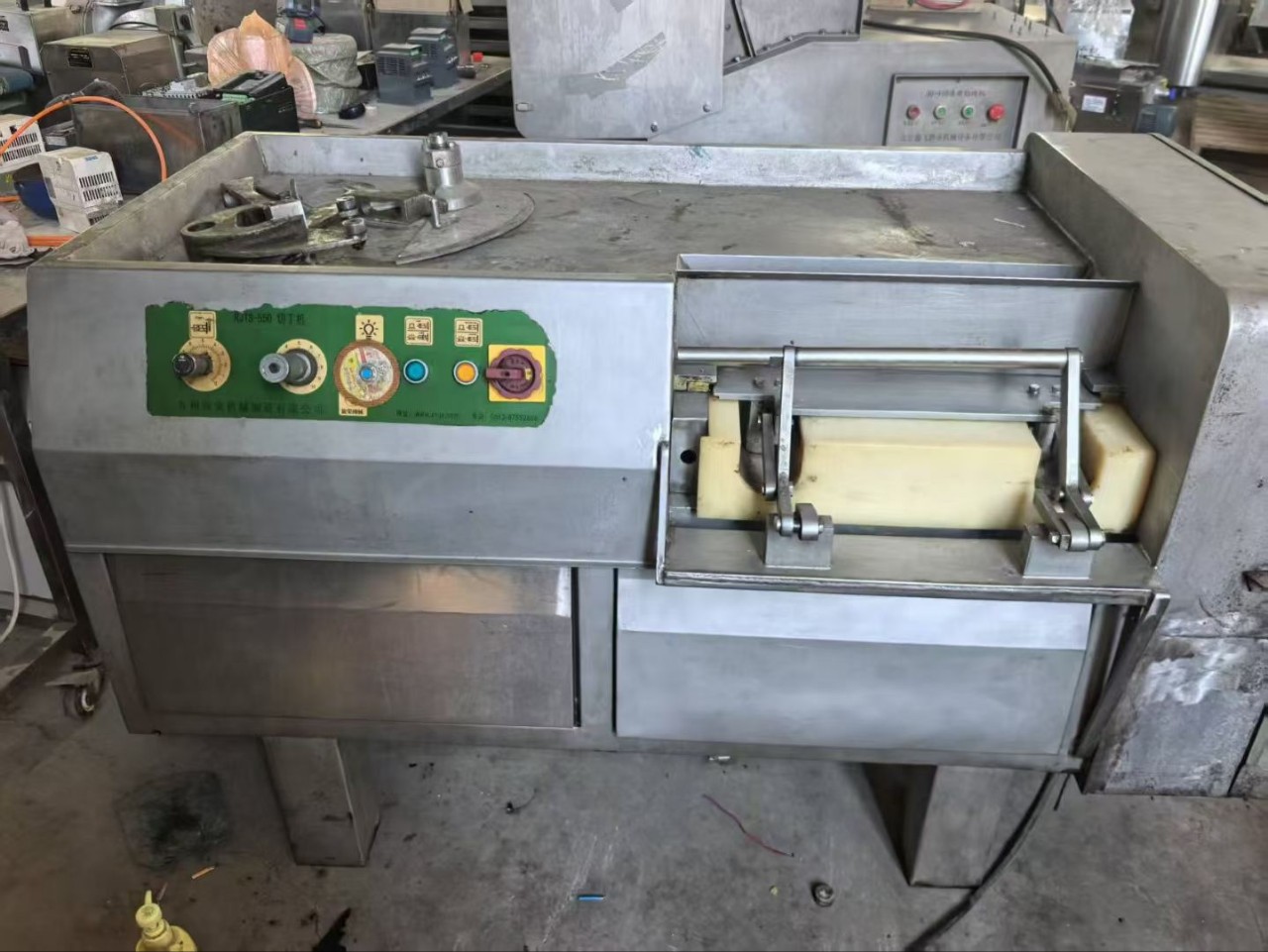 Машина для нарезки замороженного мяса 550, 350, если вам нужно, пожалуйста, свяжитесь со мной, еще несколько единиц оборудования доступно