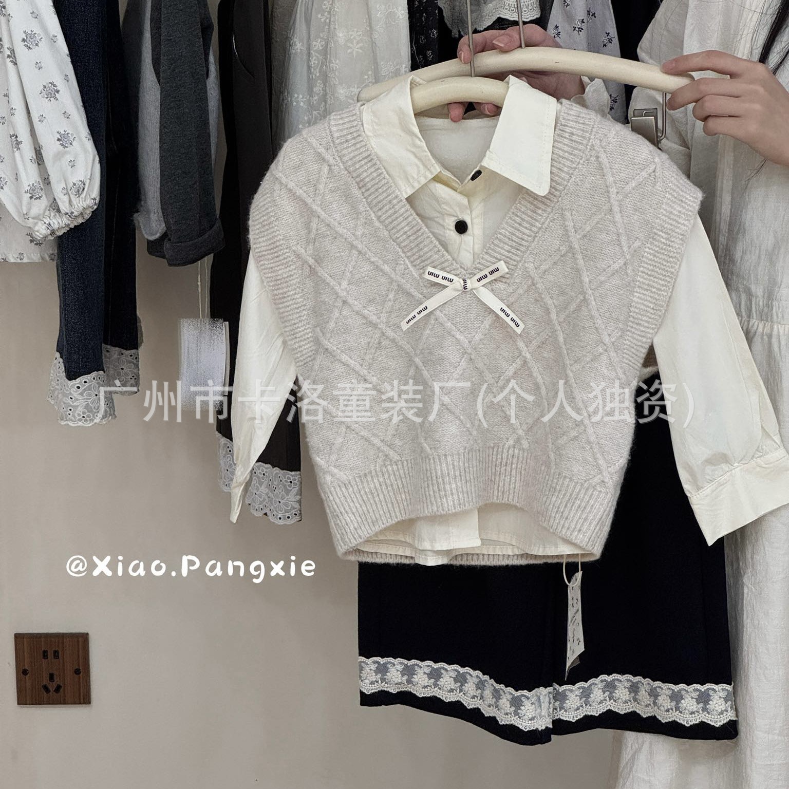 Girls' Korean-Style Shirt with Doll Collar, Cotton Shirt for Young Children, New Autumn 2025, Available in Physical Stores