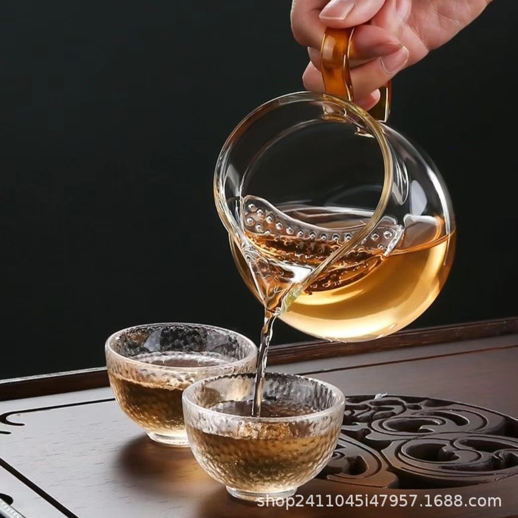Hand-made Thickened Glass Public Cup Japanese Style Tea Sea High Borosilicate Heat Resistant Kung Fu Tea Set with Handle Filter Public Cup for Tea