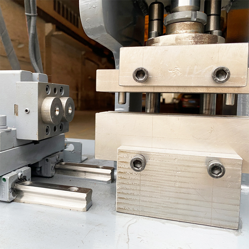 One-time shrink tube 2 hydraulic shrink tube machine copper tube round tube square tube stainless steel tube shrink necking diameter machine