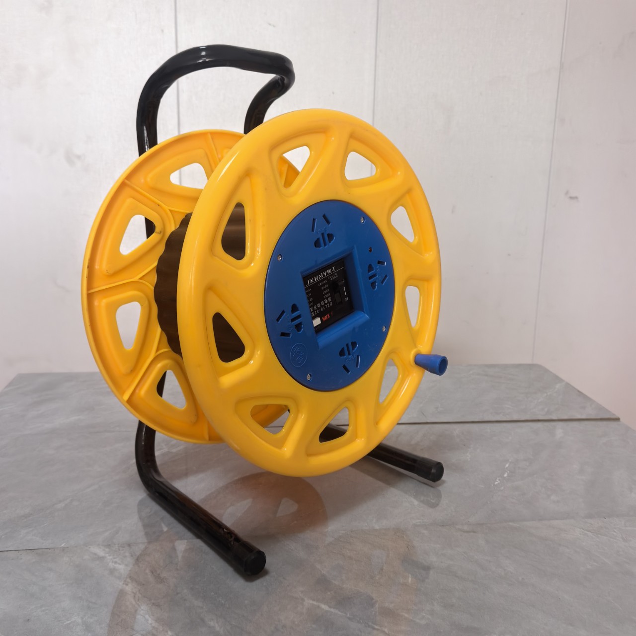 Cable reel can be wired