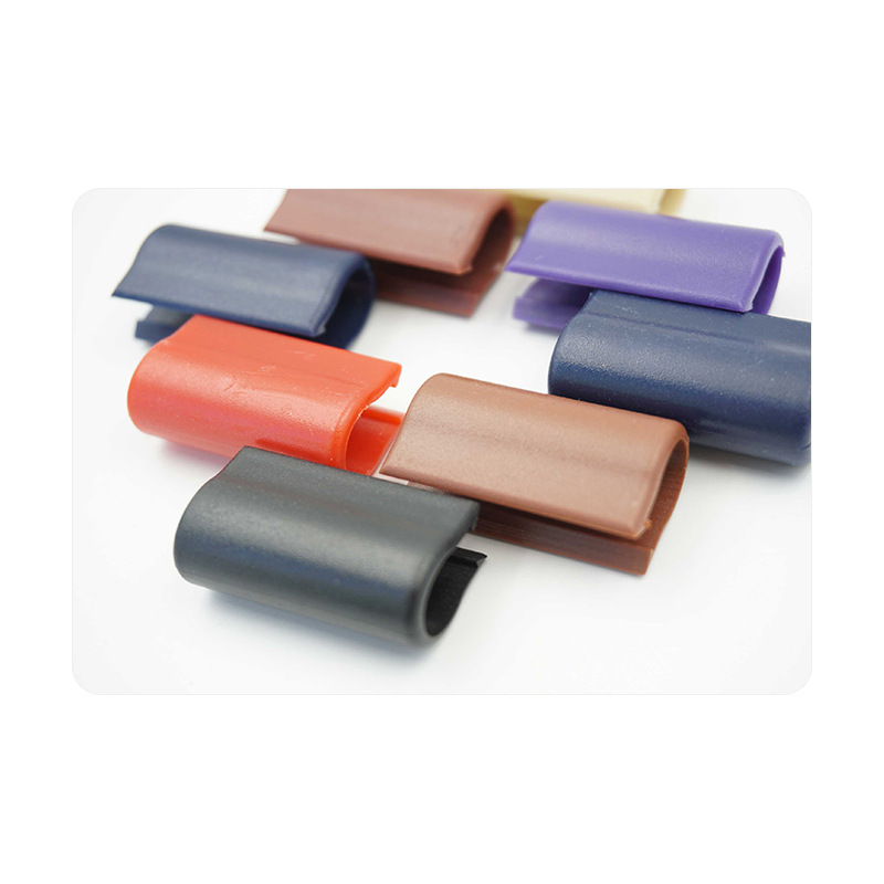 Car interior supplies foot pad connector round plastic connector fully surrounded foot pad side edge covered universal buckle foot pad